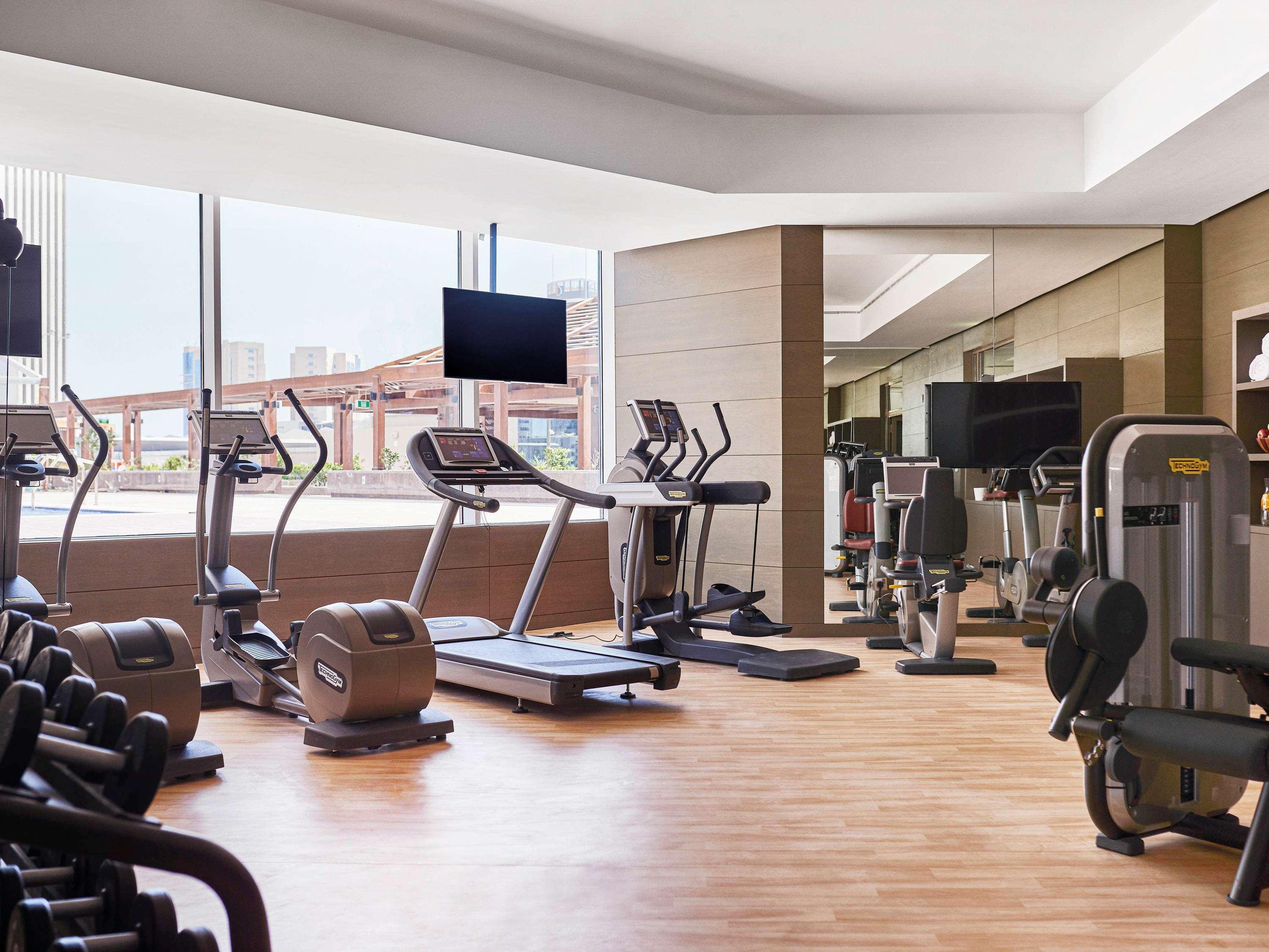 Pullman Doha West Bay Otel Dış mekan fotoğraf The gym at the hotel