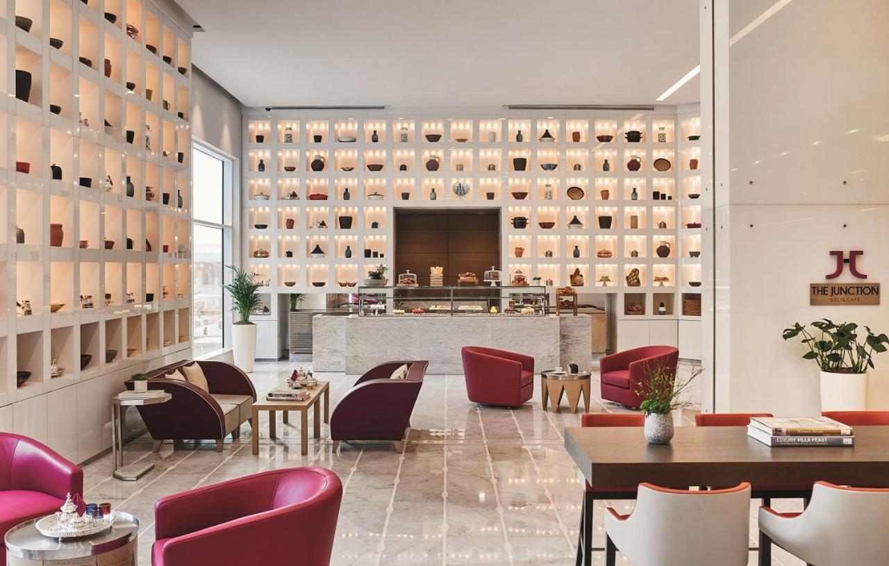Pullman Doha West Bay Otel Dış mekan fotoğraf The Lounge at the airport